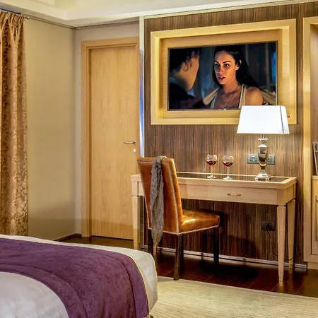 The At The Spanish Steps Exclusive Collection - The Nest Penthouse Gæstehus